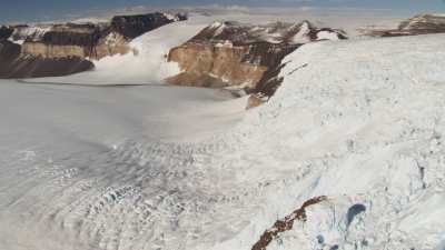 Les spectaculaires cascades glaciaires  Airdevronsix