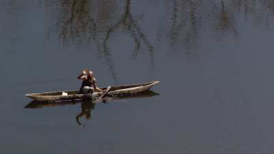Pêcheur sur le barrage d'Imboulou