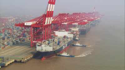Port de Yangshan, bateaux et containers