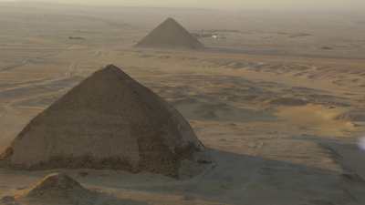 Pyramides de Dahchour, Pyramide Rhomboïdale