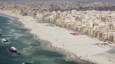 Villes et plages populeuses près d'Alexandrie