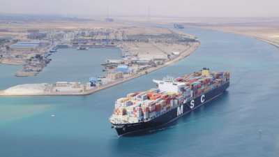 Paquebot sur le Canal de Suez