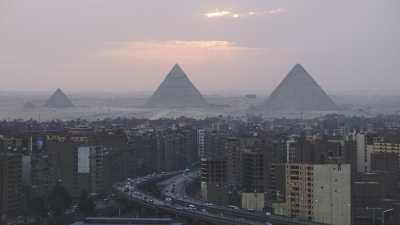 Du Nil vers les pyramides, crépuscule