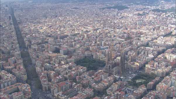 La ville et la Sagrada Familia