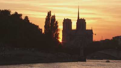 Notre-Dame de Paris vue depuis la Seine