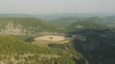 Paysages de Provence, montagnes et champs de lavande