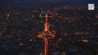 Paris la nuit : Champs Elysées / Arc de Triomphe / Tour Eiffel