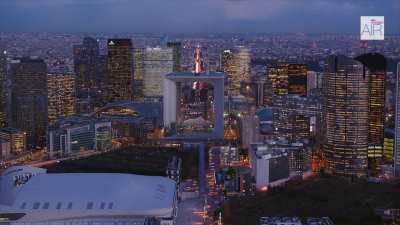 Paris La Défense au crépuscule avec l'Axe Historique  depuis Nanterre jusqu'à Paris