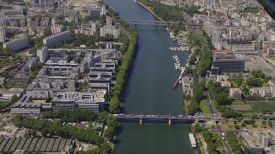 La Seine, de l'Île de la Grande Jatte à Neuilly-sur-Seine jusqu'à l'Île Saint-Denis et Saint-Ouen