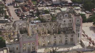 La ville et les ruines de la cathédrale