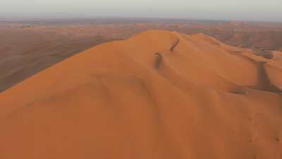 Les dunes de Merzouga au lever de soleil