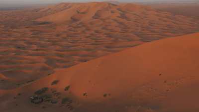 Les dunes de Merzouga au lever de soleil
