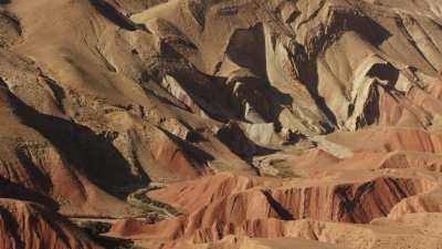 Canyon coloré entre les Gorges du Dades et la Vallée du M'goun
