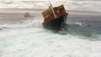 Cargo échoué en mer