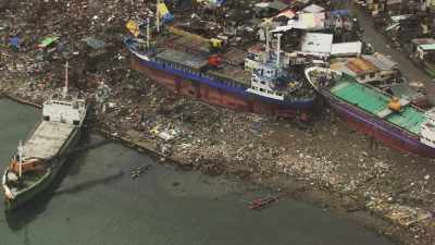 Bateaux sinistrés après le passage du  typhon Haiyan