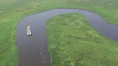 Barge chargée de matériel en vrac  sur le Nil