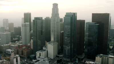 Los Angeles dans la brume, trafic routier et échangeurs