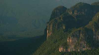 Les tepuys, plateaux rocheux et mont Roraima