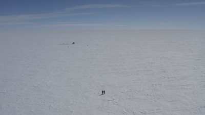Expédition scientifique d'une journée à 25 kilomètres de la station