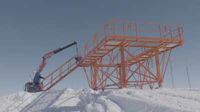 Construction et mise en place d'un abri scientifique et technique, programme SUPERDARN