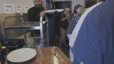 Activités de la cuisine, lavage vaisselle
