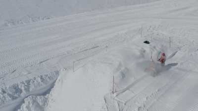 Fabrication d'une cavité de stockage sous la glace