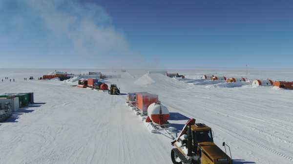 Le convoi de ravitaillement à la station Concordia