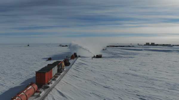 Le convoi de ravitaillement arrive à la station Concordia après 10 jours de traversée