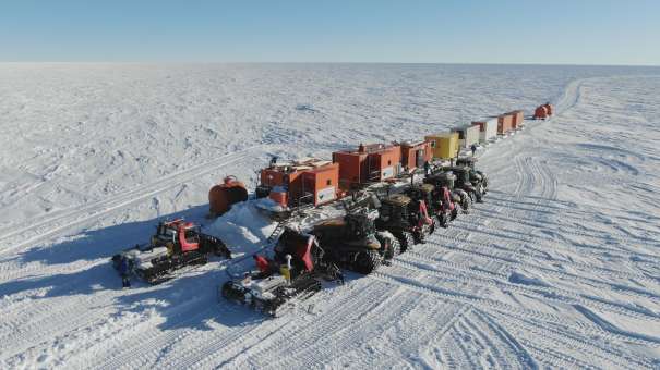 Le convoi de ravitaillement de la station scientifique Concordia