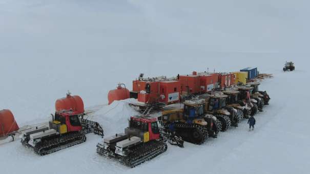 Le convoi de ravitaillement de la station scientifique Concordia