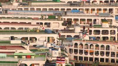 Grands bâtiments de passagers à Port Sadarghat