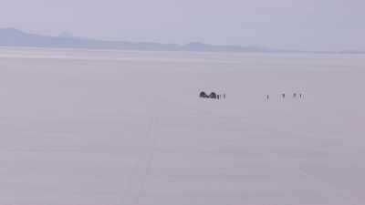 Touristes sur le Salar