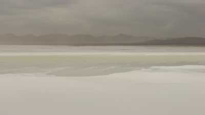 Vastes étendues laiteuses du Salar