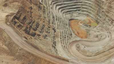 L'immense mine à ciel ouvert de San Cristobal