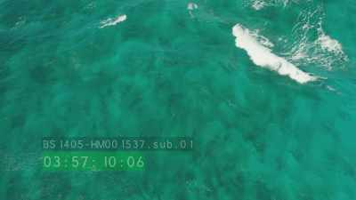 Le vent se lève sur les eaux turquoises