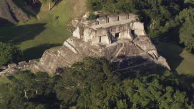 Temple Maya de Xunantunich