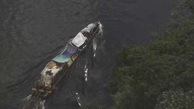 Transports de fortune sur la rivière Alima