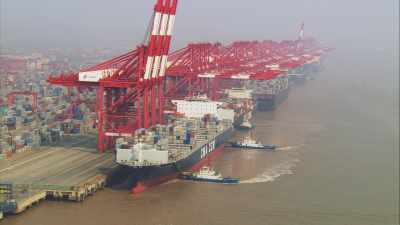 Port de Yangshan, bateaux et containers