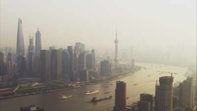 Skyline du centre ville le long de la rivière HuangPu