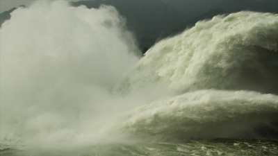 Spectaculaire lâcher des eaux du barrage de Xiaolangdi
