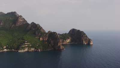 Pointe rocheuse, phare de Cap Carbon