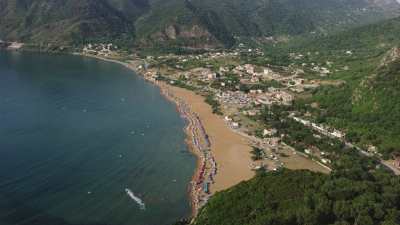 Plage près du port de Béjaïa