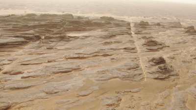 Désert et formations rocheuses entre Tamanrasset et Djanet