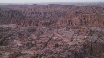 Canyon et gros plan sur des formations rocheuses rondes