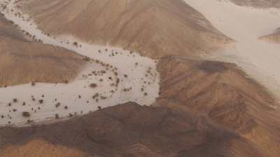 Désert, sable et roches près de Djanet