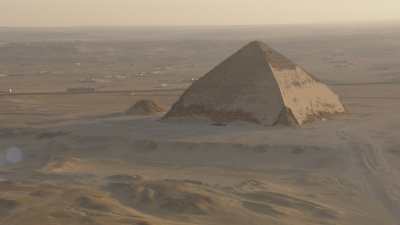 Pyramides de Dahchour, Pyramide Rhomboïdale