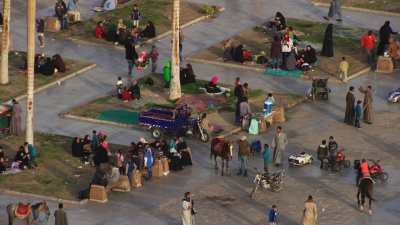 Place devant le temple de Louxor et mosquée Abou al-Haggag