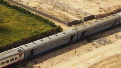 Train qui traverse la campagne