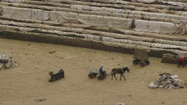 Briqueteries dans la pollution au sud du Caire
