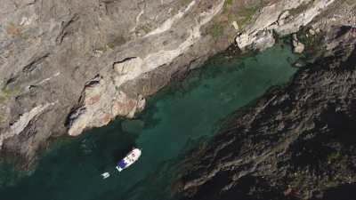 Calanques et bateaux près de Cadaqués